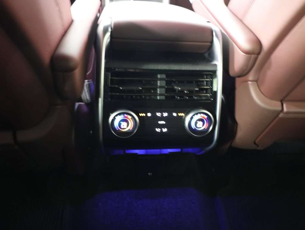 Used 2025 Land Rover Range Rover SE AWD/4WD image 43