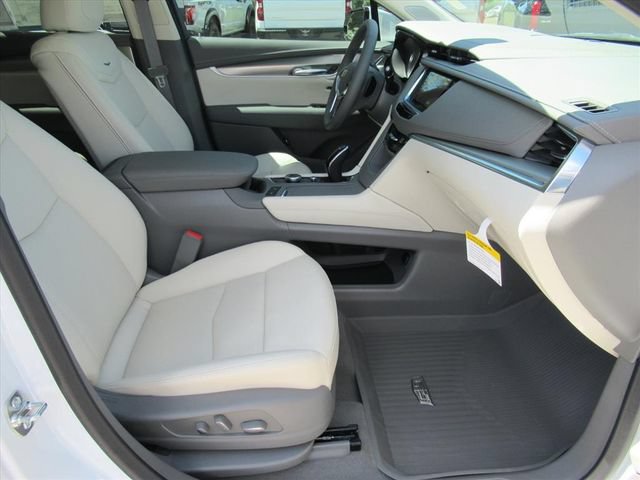 New 2026 Cadillac XT5 Premium Luxury w/ LPO, Floor Liner Package FWD image 9