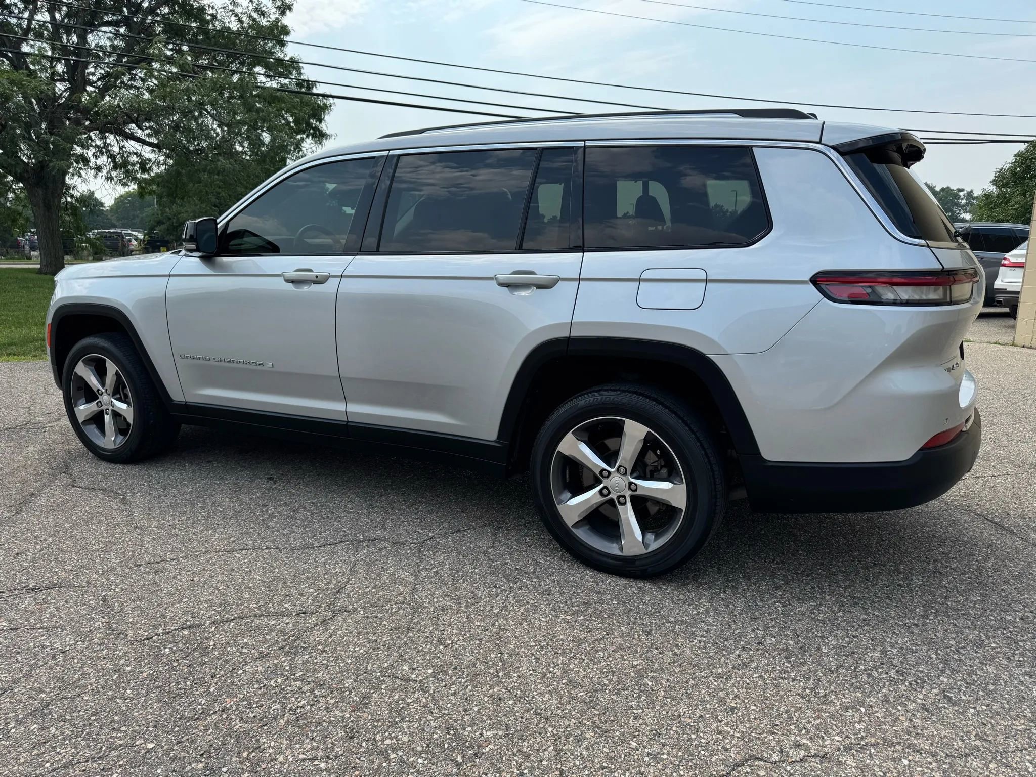 Used 2021 Jeep Grand Cherokee L Limited w/ Luxury Tech Group II image 6