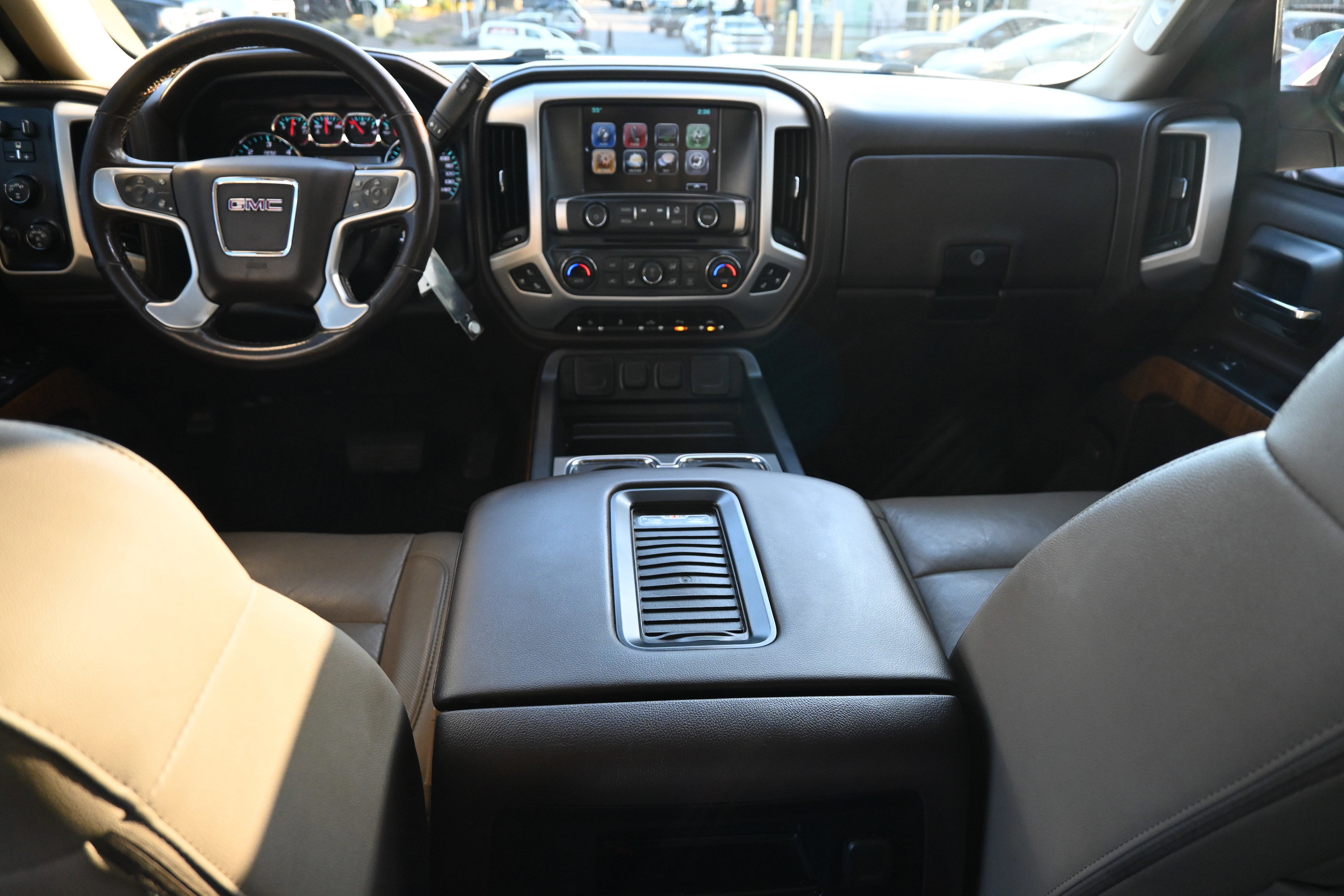 Used 2018 GMC Sierra 1500 SLT image 3