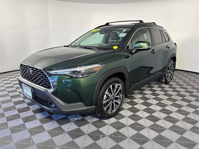 Used 2024 Toyota Corolla Cross XLE image 4