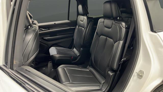 Used 2024 Jeep Grand Cherokee L Limited w/ Luxury Tech Group II AWD/4WD image 22