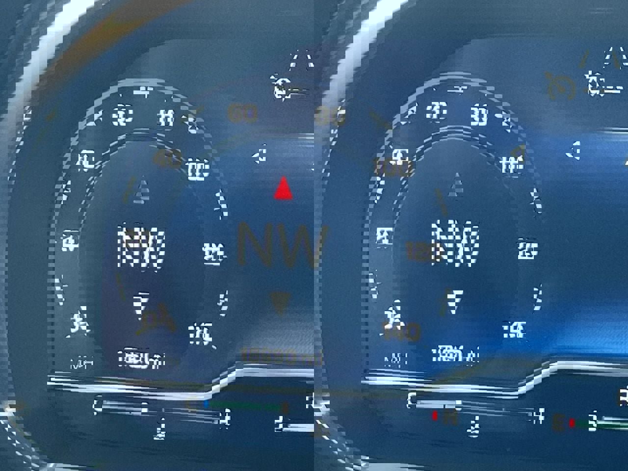 Used 2022 Chevrolet Tahoe Z71 w/ Z71 Off-Road Package image 31