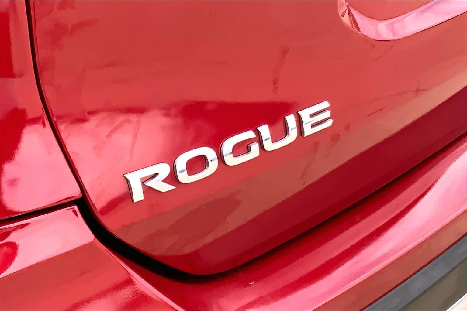 Used 2017 Nissan Rogue S AWD/4WD image 10