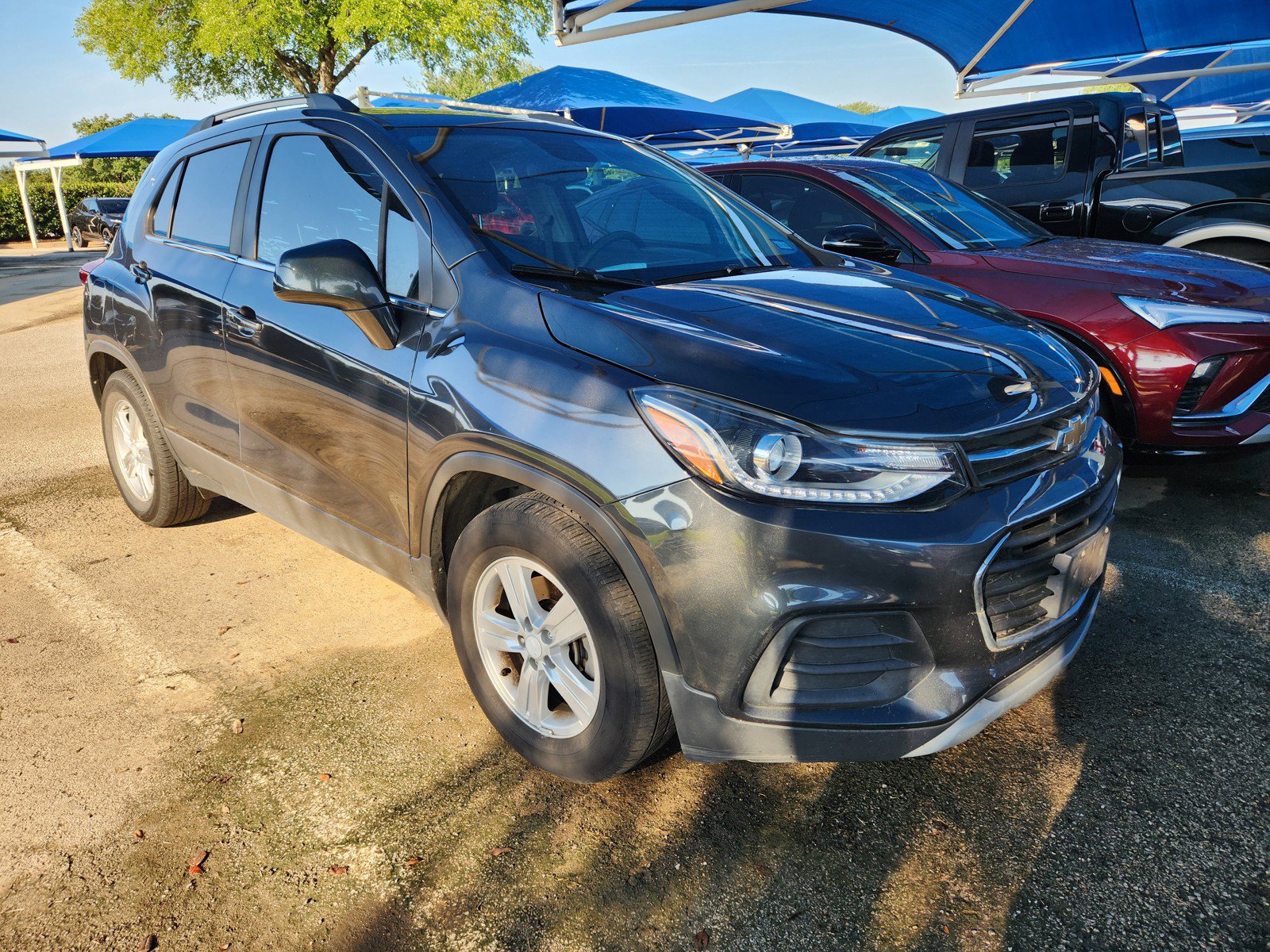 Used 2020 Chevrolet Trax LT FWD image 1