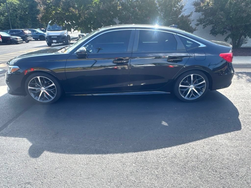 Used 2023 Honda Civic Touring image 2