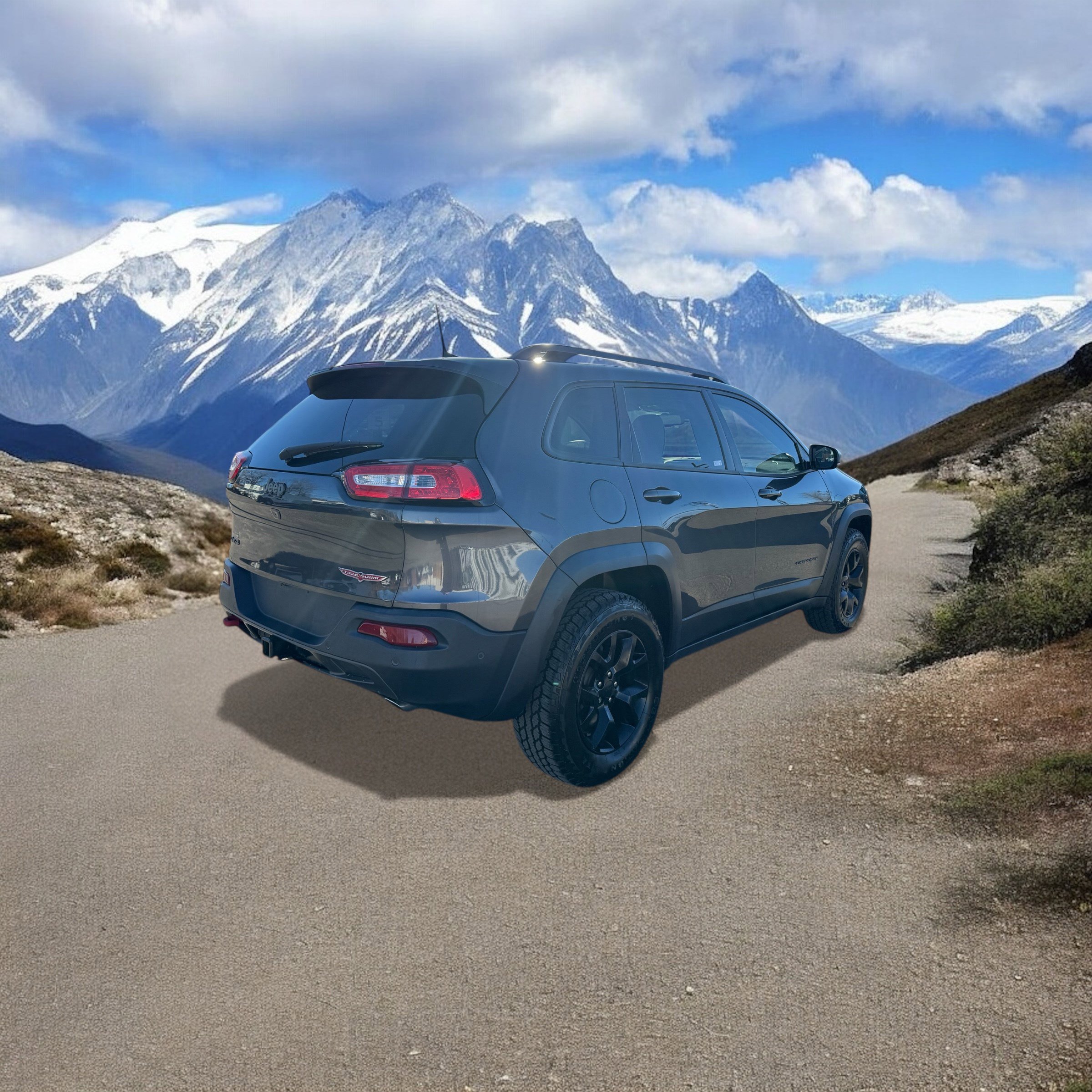 Used 2016 Jeep Cherokee Trailhawk w/ Comfort/Convenience Group image 5