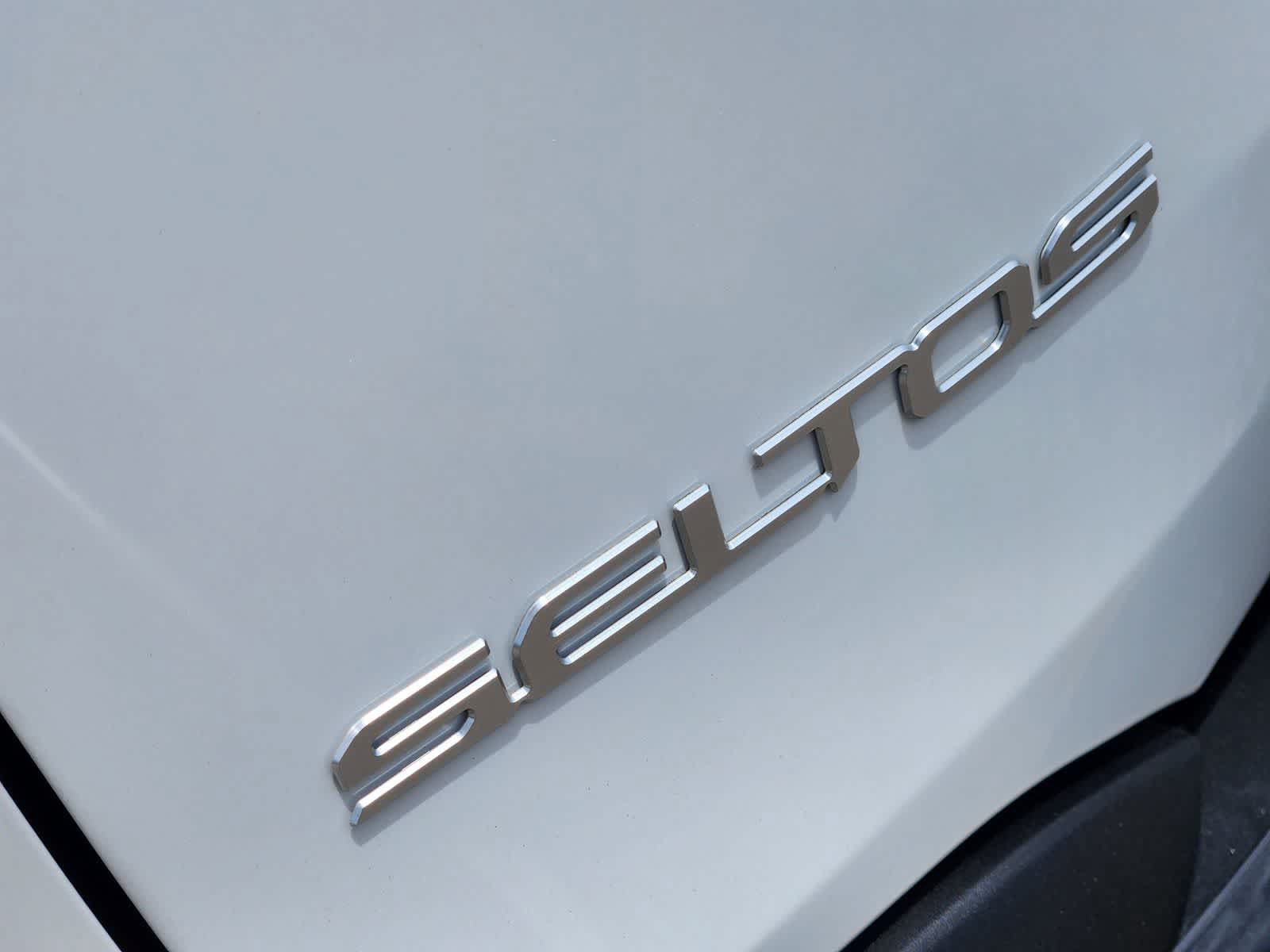 New 2026 Kia Seltos S FWD image 8