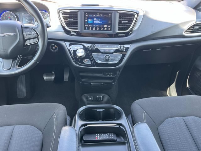 Used 2020 Chrysler Pacifica Touring w/ S Appearance Package FWD image 18