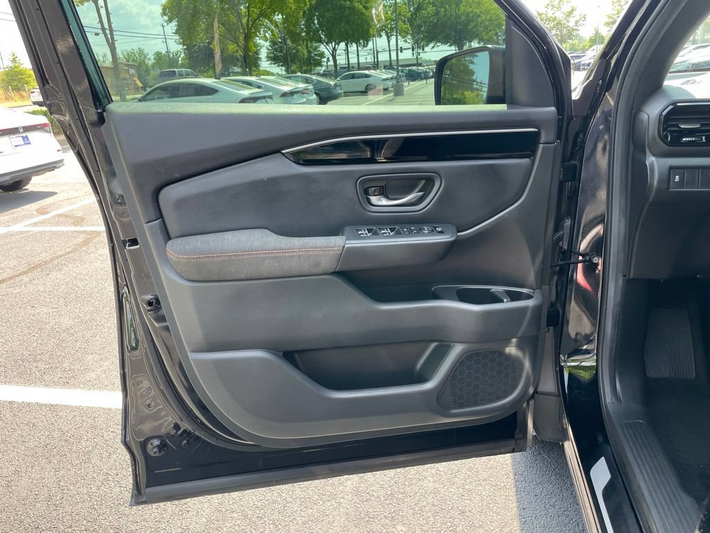 Certified 2025 Honda Pilot Sport image 18