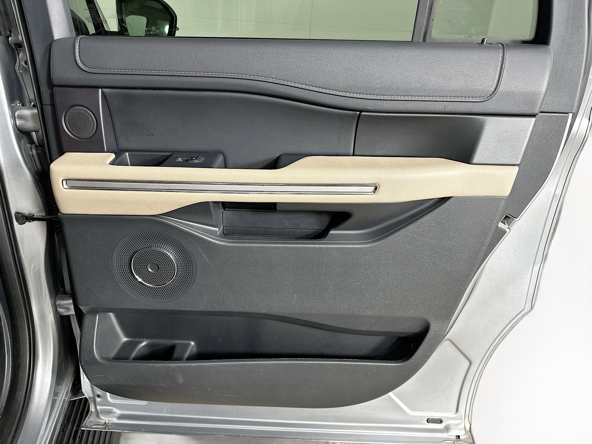 Used 2024 Ford Expedition Max Limited image 33