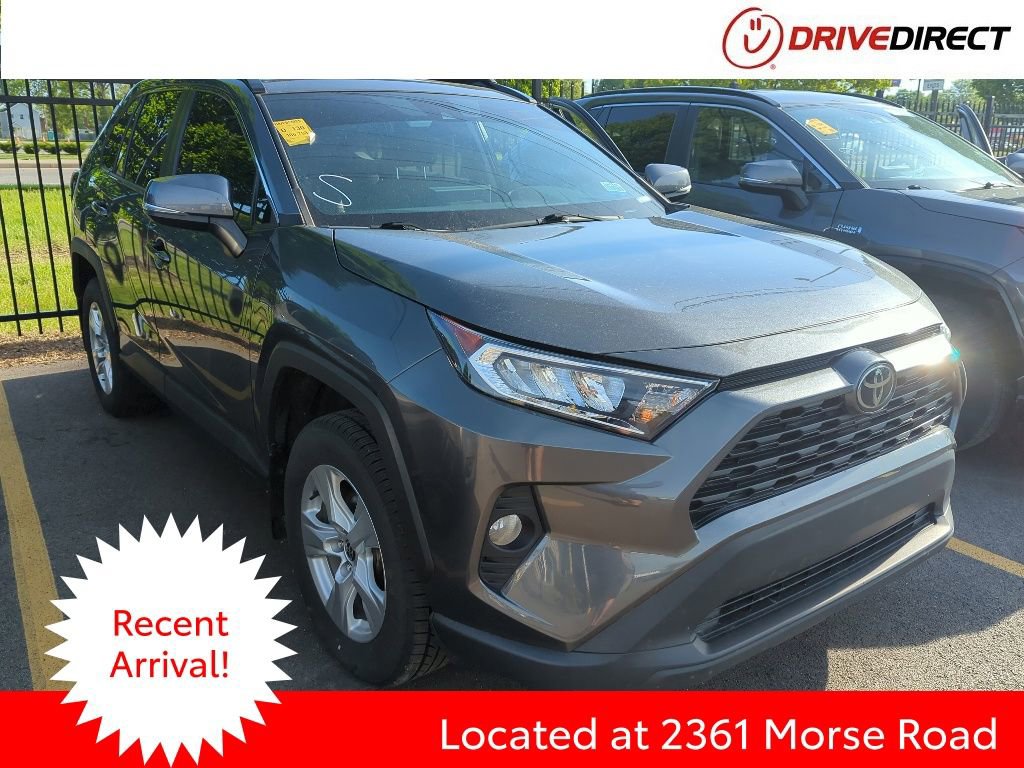 Used 2021 Toyota RAV4 XLE w/ Convenience Package FWD image 1