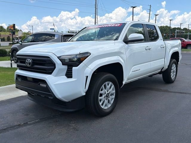 Used 2024 Toyota Tacoma SR5 RWD image 4