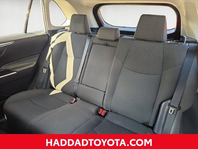 Certified 2021 Toyota RAV4 LE w/ Carpet Mat Package (TMS) AWD/4WD image 15