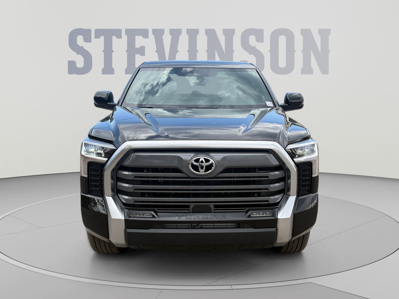 Used 2025 Toyota Tundra Limited AWD/4WD image 8
