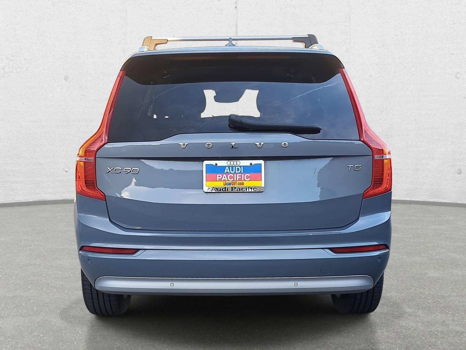 Used 2022 Volvo XC90 T5 Momentum image 6