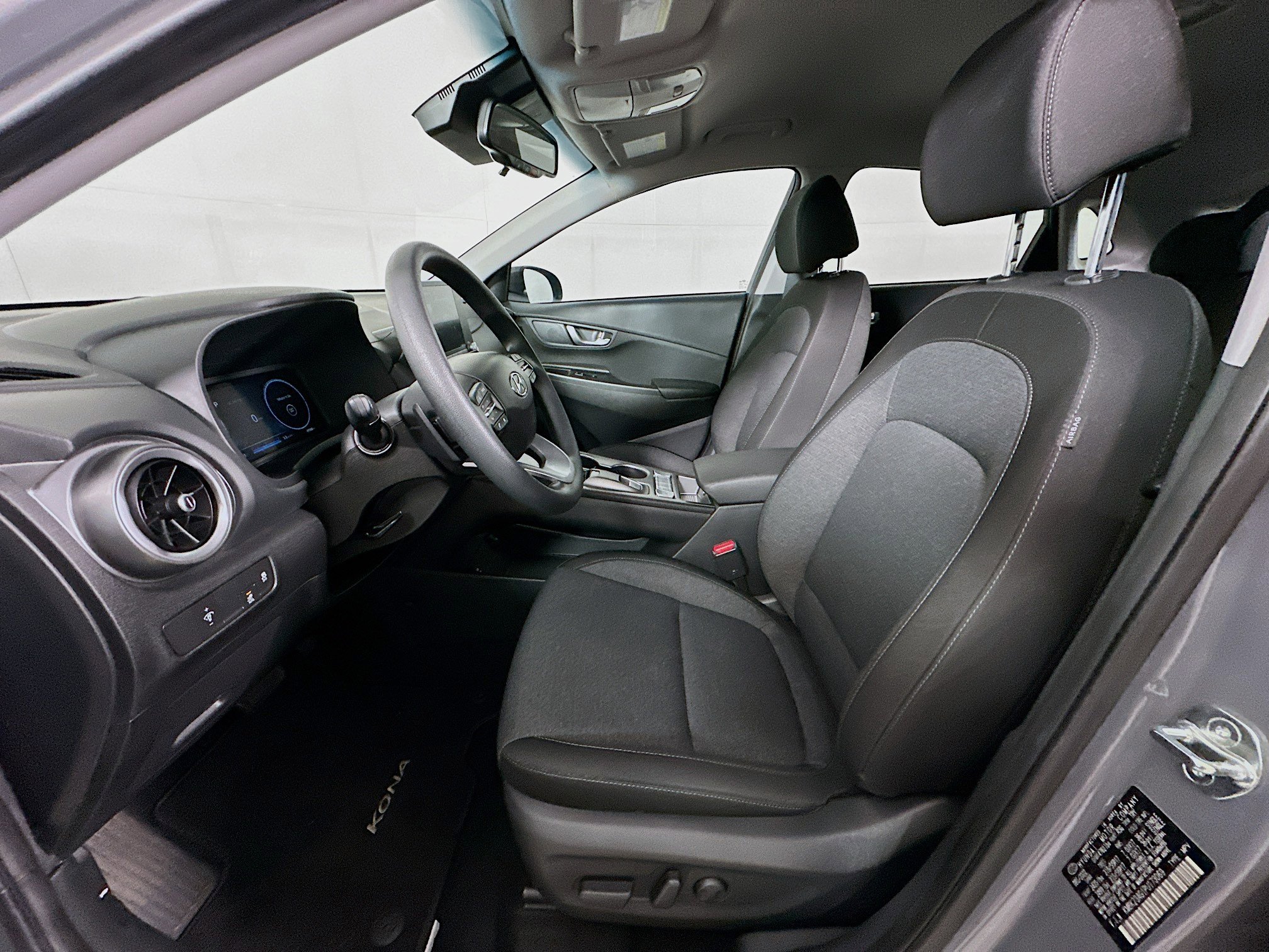 Used 2023 Hyundai Kona SE FWD image 13