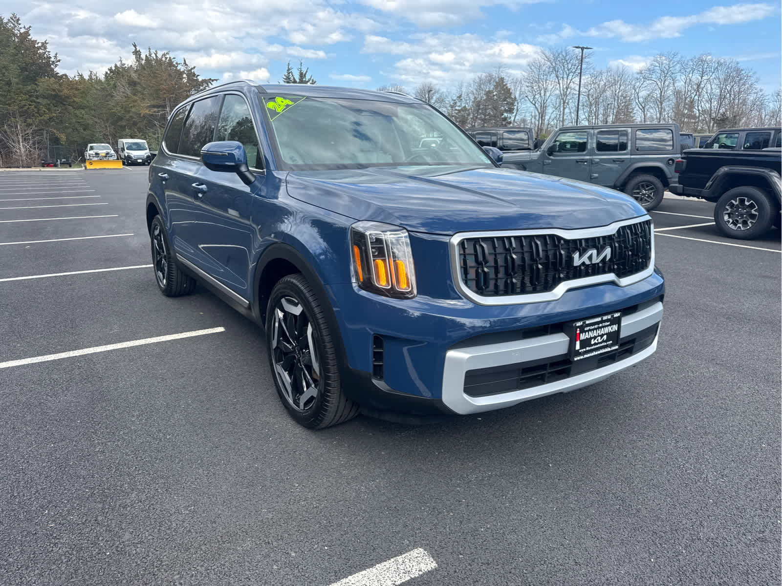 Certified 2024 Kia Telluride EX w/ EX Captain's Chair Package image 1