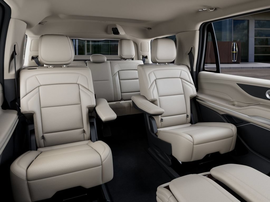 New 2027 Lincoln Navigator Premiere AWD/4WD image 11