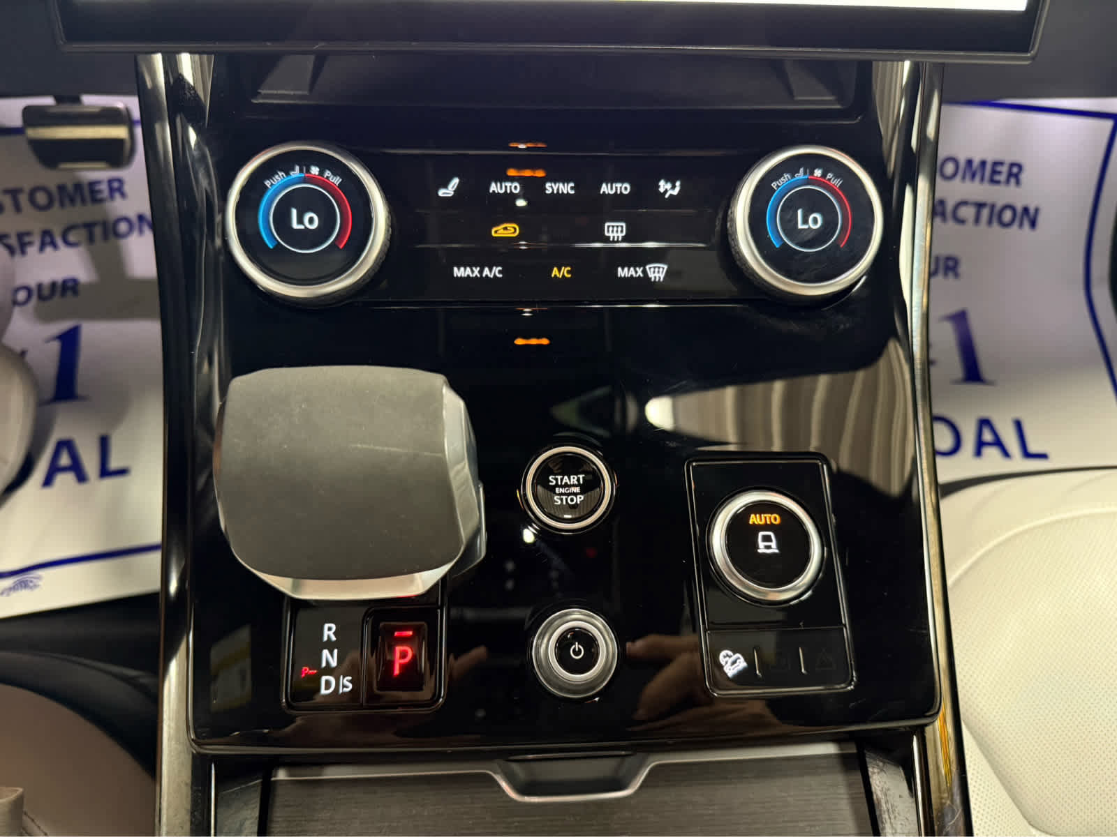 Used 2023 Land Rover Range Rover Sport SE Dynamic image 20