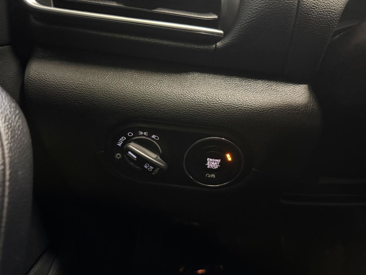 Used 2023 Maserati Levante GT AWD/4WD image 33