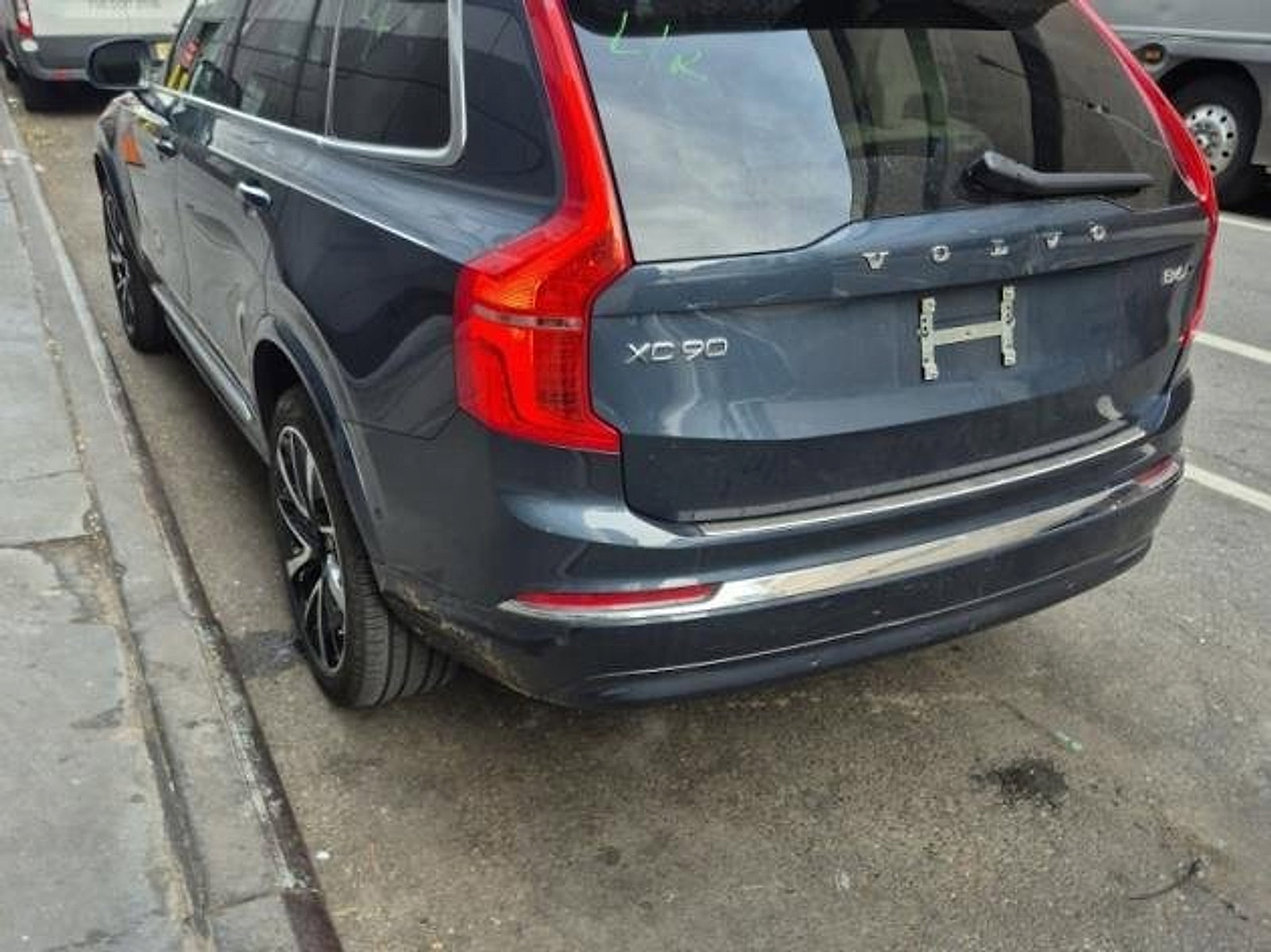 Certified 2023 Volvo XC90 B6 Plus w/ Protection Package Premier image 4