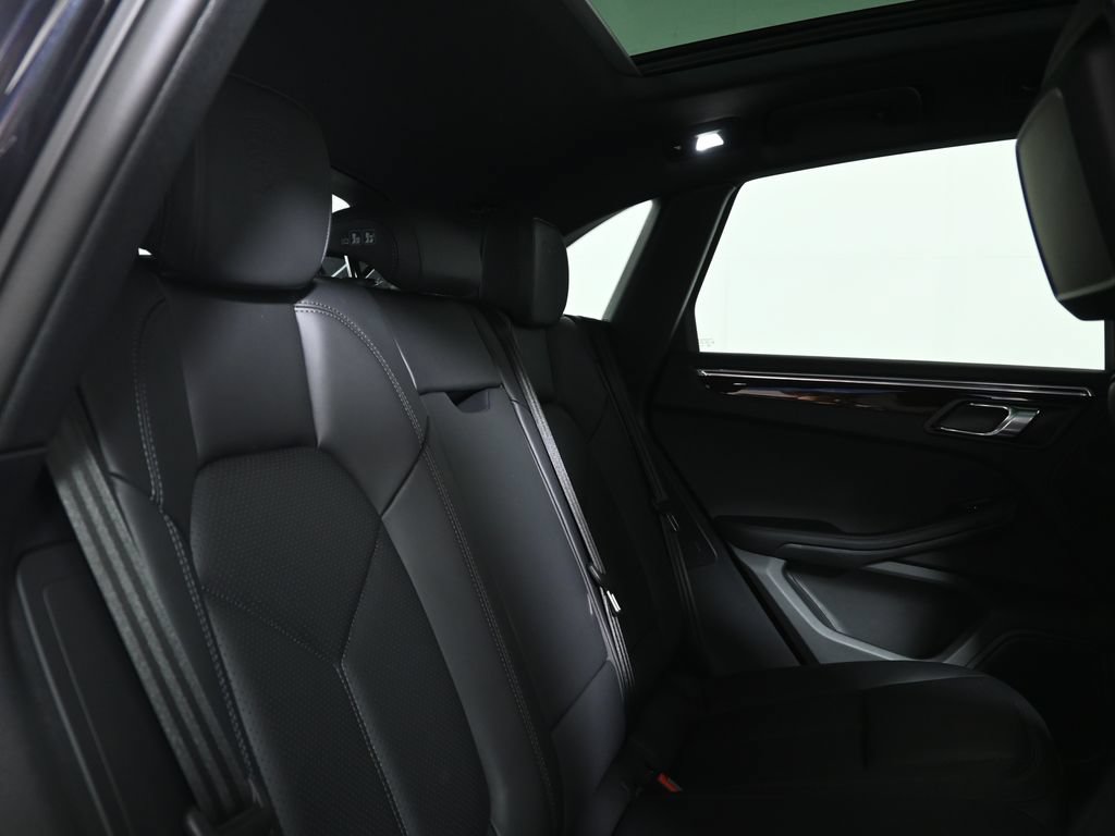 New 2026 Porsche Macan AWD/4WD image 42