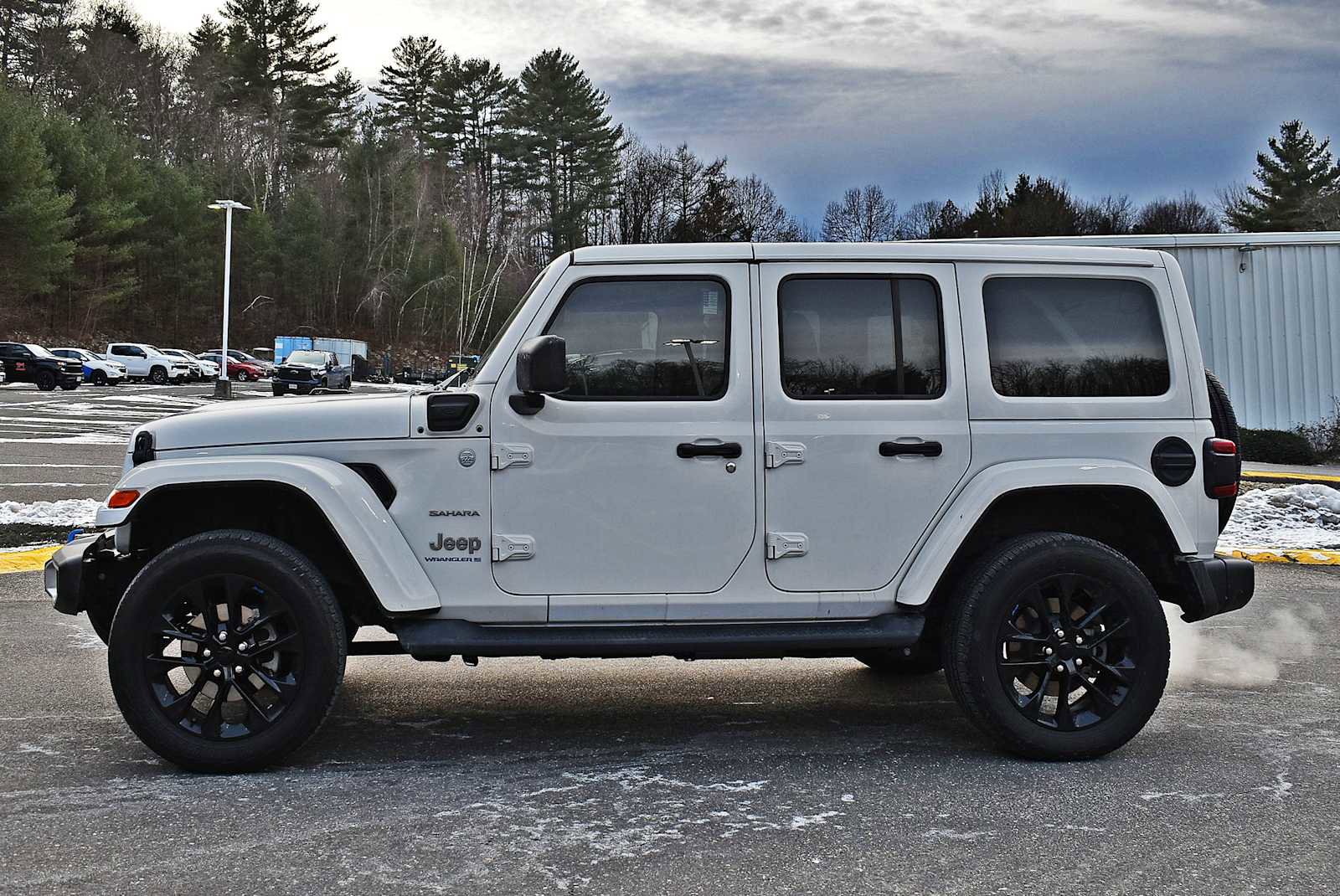 Used 2023 Jeep Wrangler Unlimited Sahara image 4