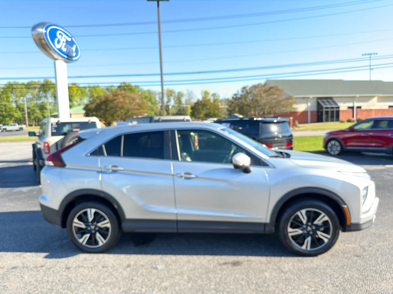 Used 2025 Mitsubishi Eclipse Cross SE AWD/4WD image 2