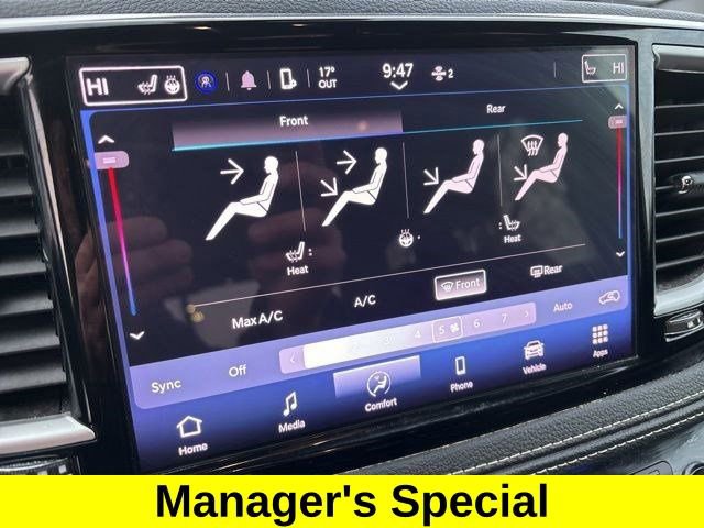 Used 2024 Chrysler Pacifica Touring image 22