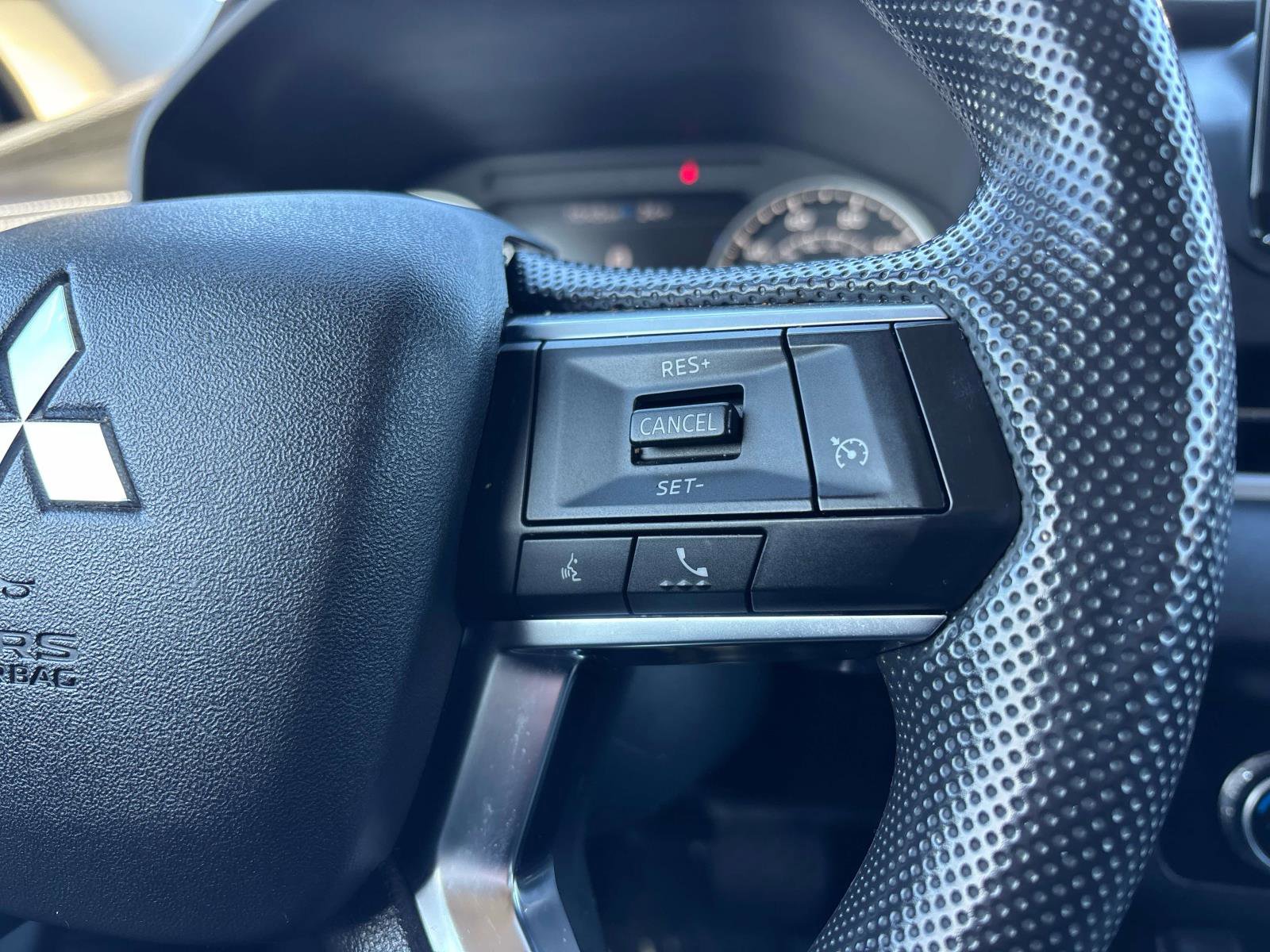 Used 2022 Mitsubishi Outlander ES image 19