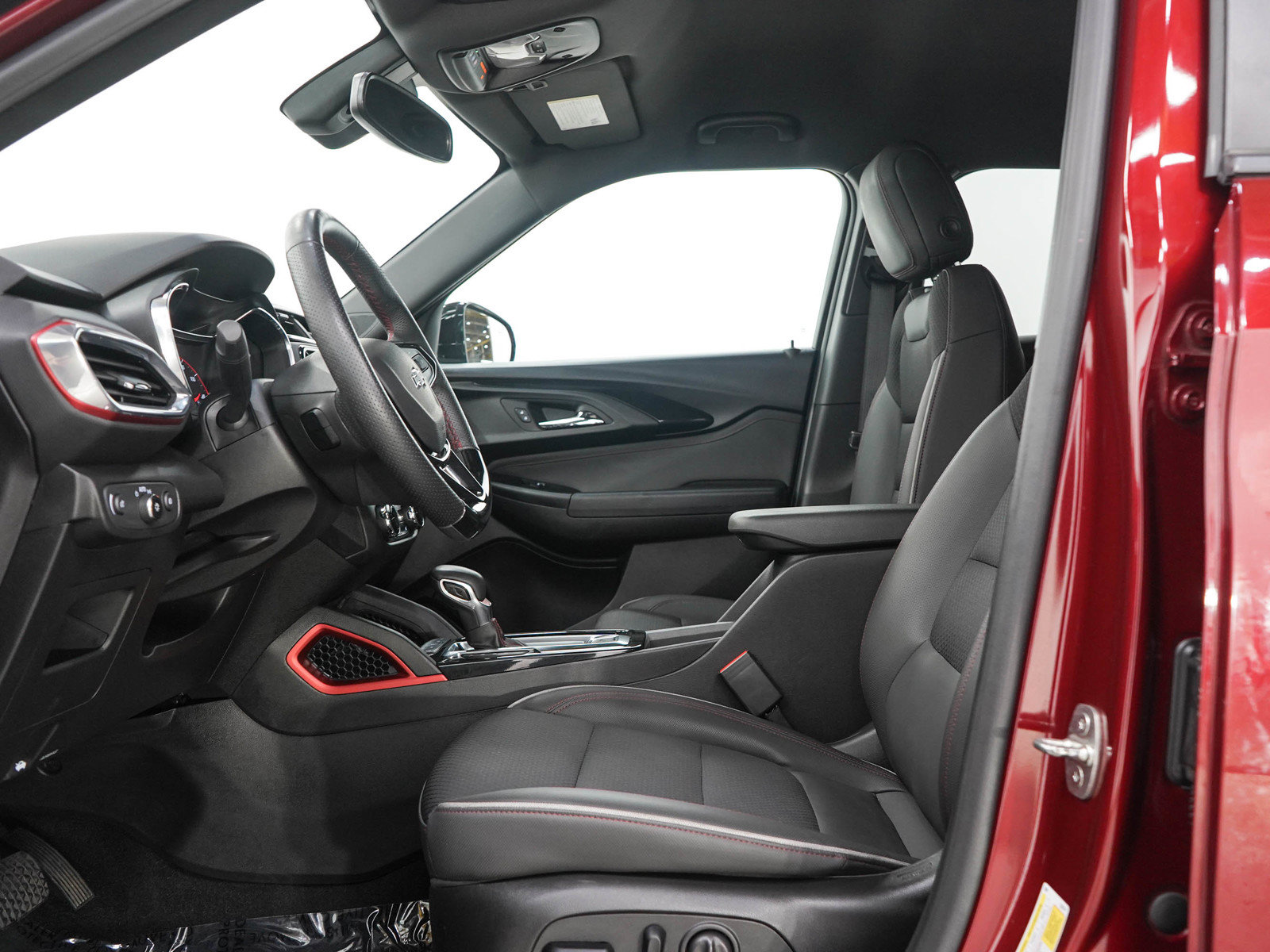Used 2023 Chevrolet TrailBlazer RS w/ Convenience Package AWD/4WD image 21