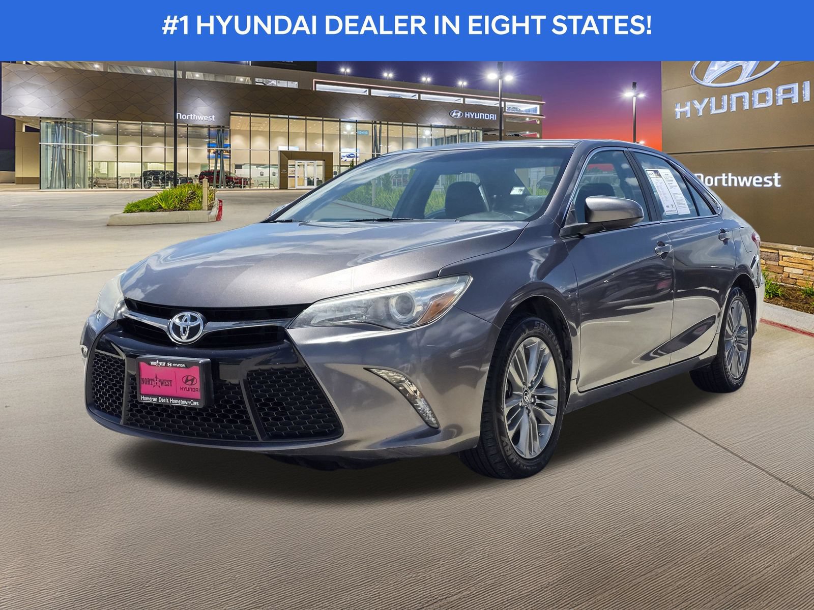 Used 2017 Toyota Camry SE FWD image 2