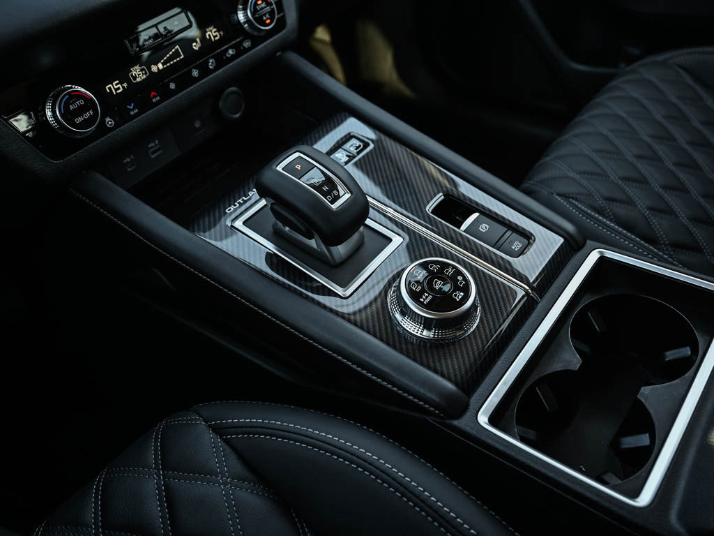 New 2025 Mitsubishi Outlander SEL image 27