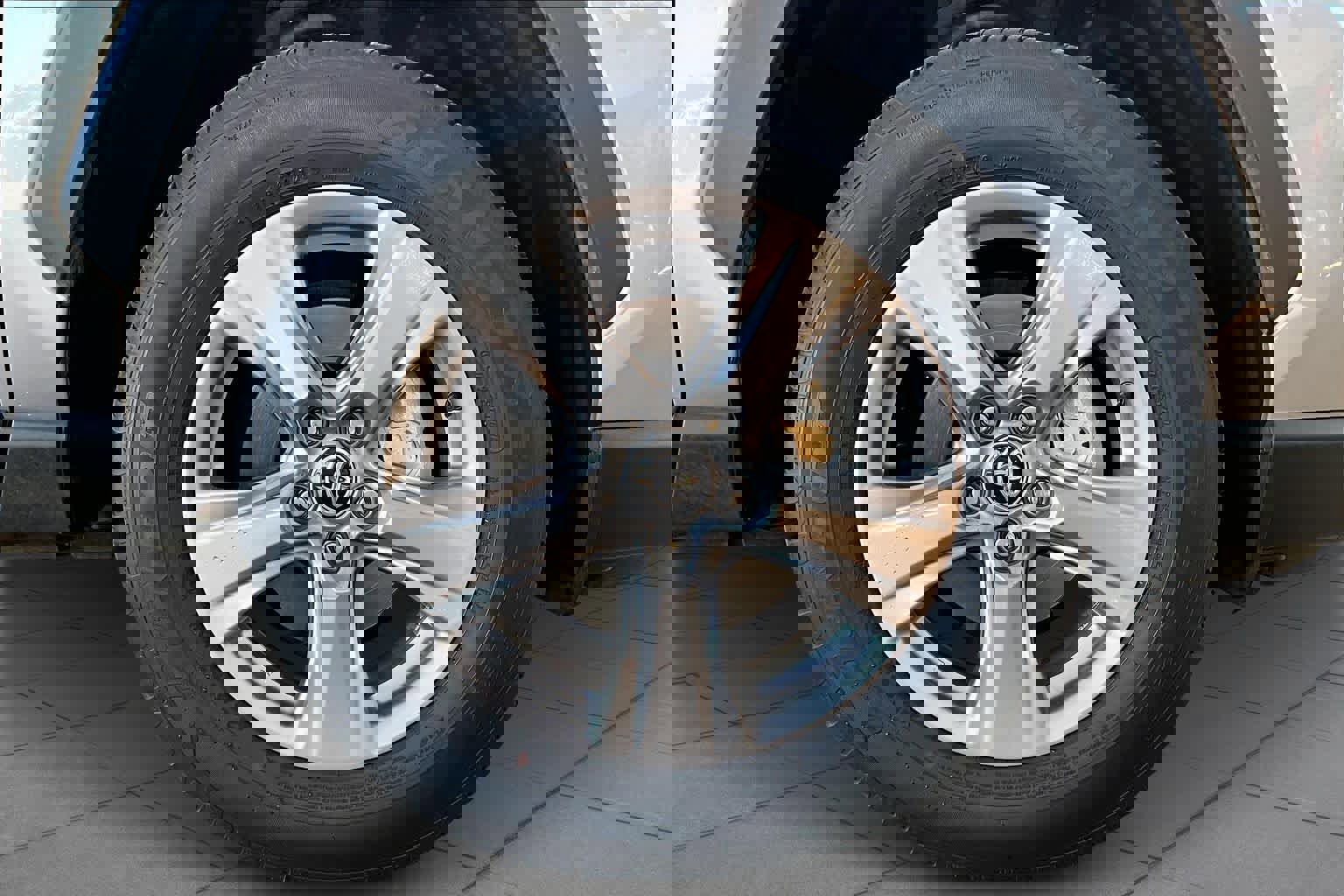 Used 2025 Toyota RAV4 XLE image 10