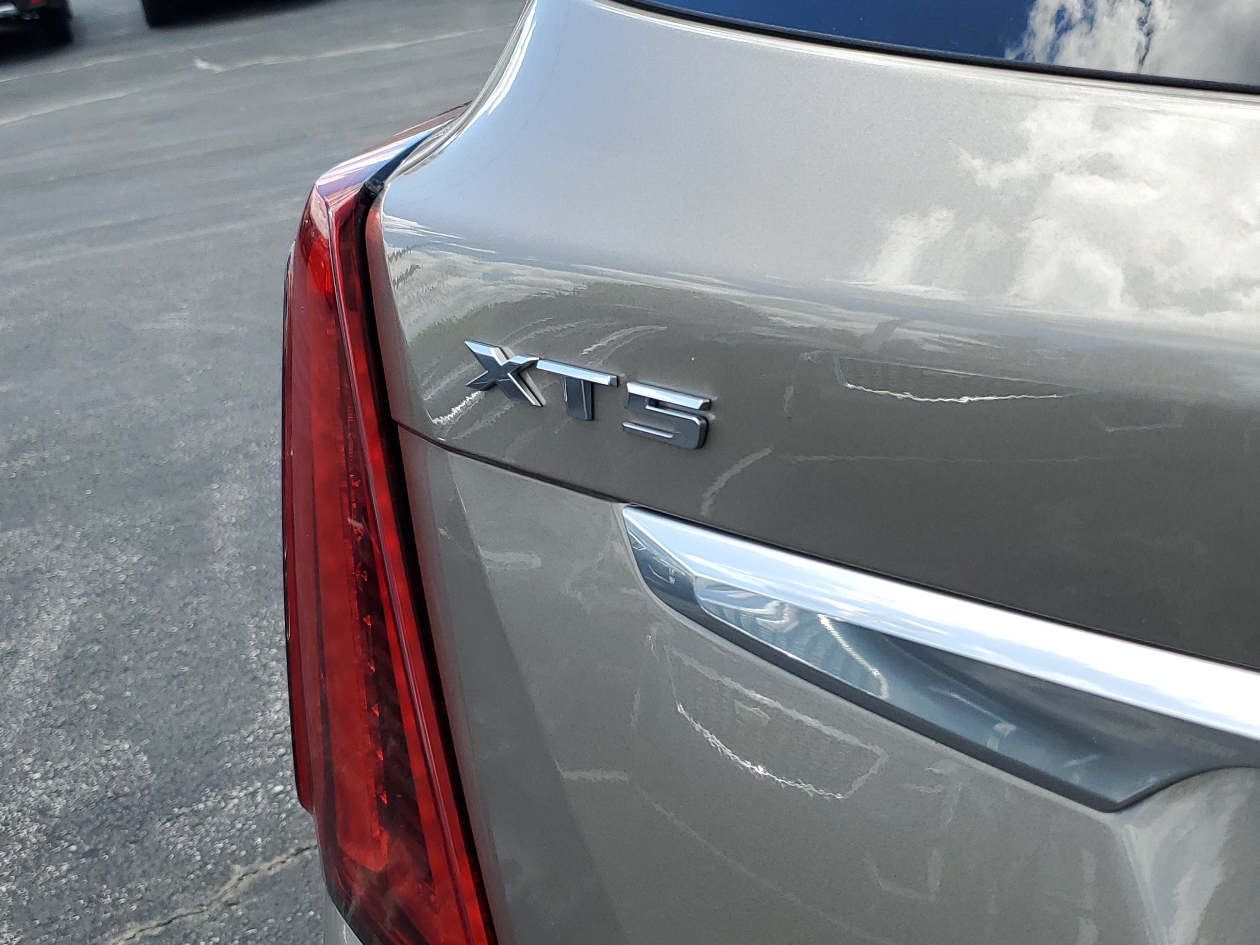 Used 2023 Cadillac XT5 Premium Luxury AWD/4WD image 6