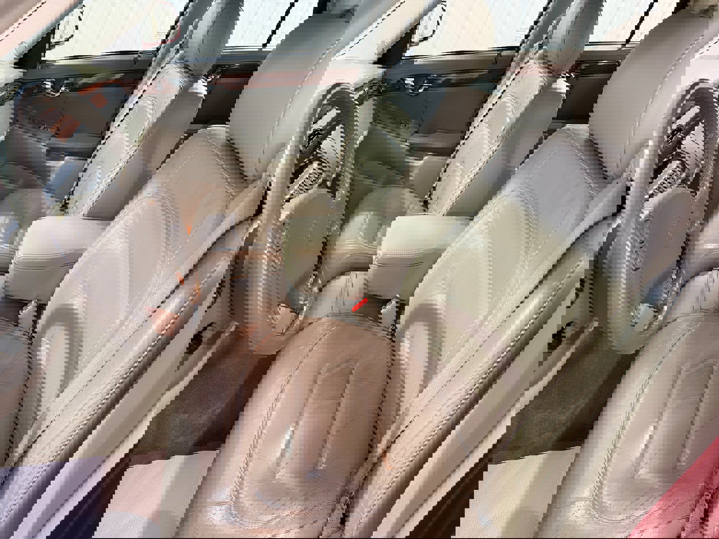 Used 2001 Cadillac De Ville w/ Comfort/Convenience Pkg image 12