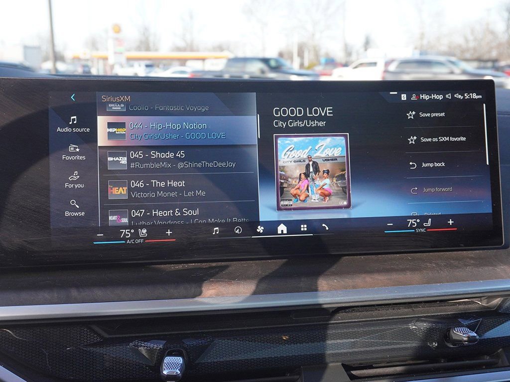 Used 2025 BMW X7 xDrive40i w/ Premium Package image 49