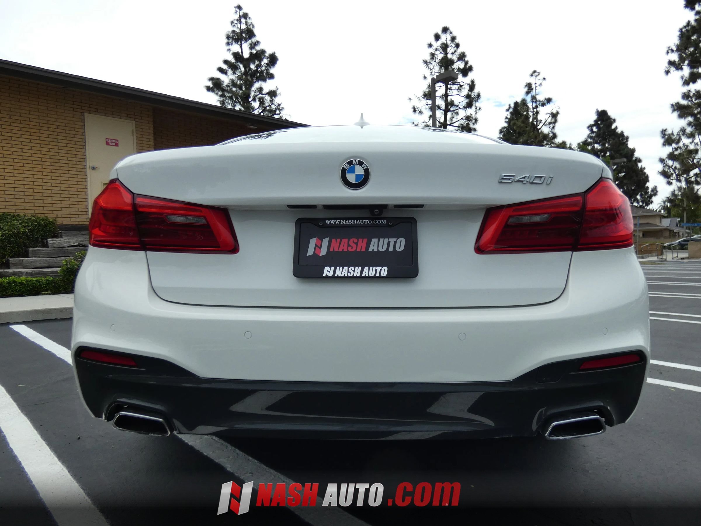 Used 2017 BMW 540i RWD image 10