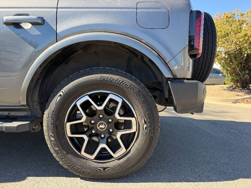 Used 2024 Ford Bronco Outer Banks image 11