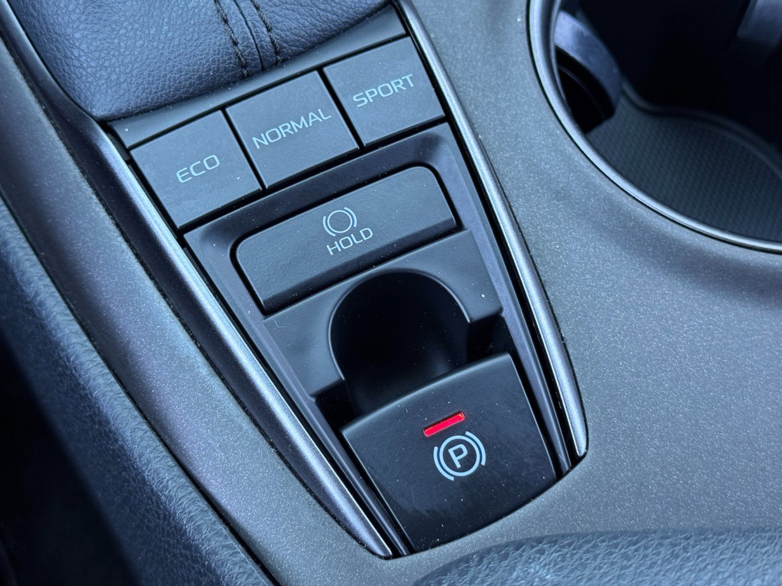 Used 2021 Toyota Camry XSE image 28