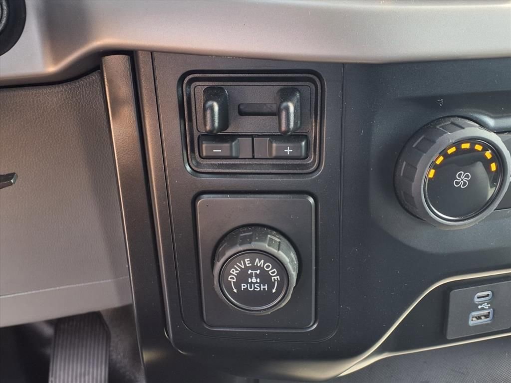 Used 2023 Ford F150 XL w/ Trailer Tow Package RWD image 11