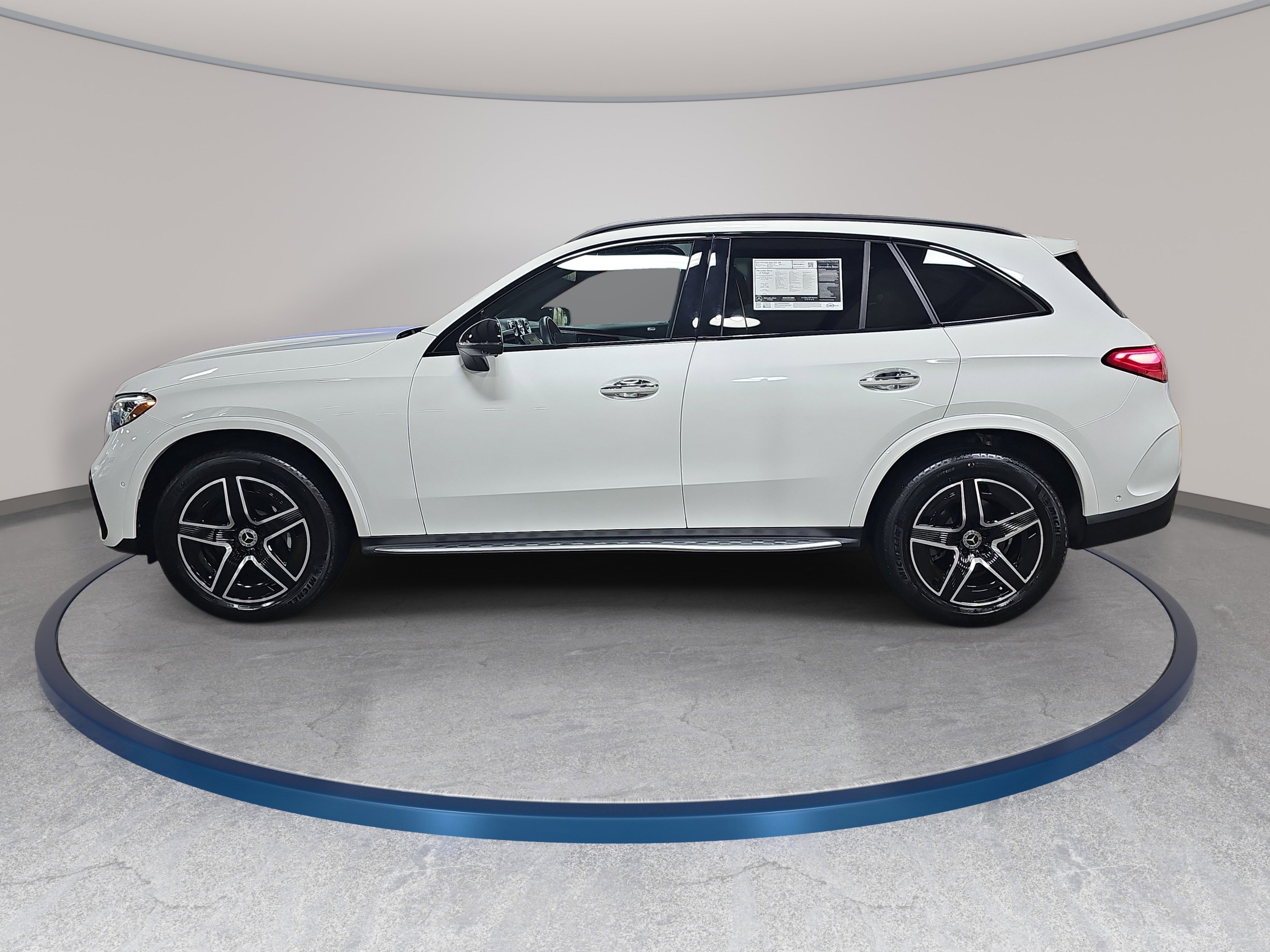 Certified 2026 Mercedes-Benz GLC 300 image 9