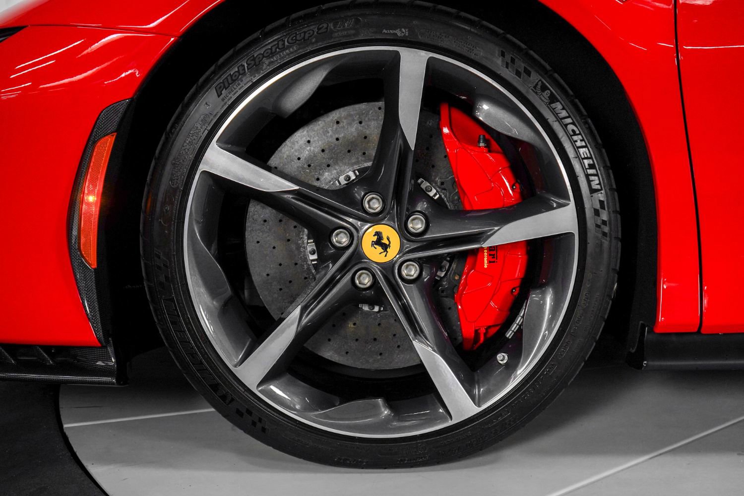 Used 2022 Ferrari SF90 Spider image 19