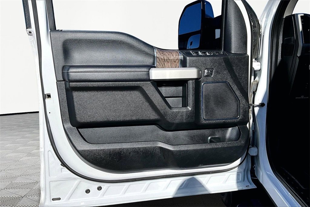 Certified 2019 Ford F250 Lariat w/ Chrome Package image 24