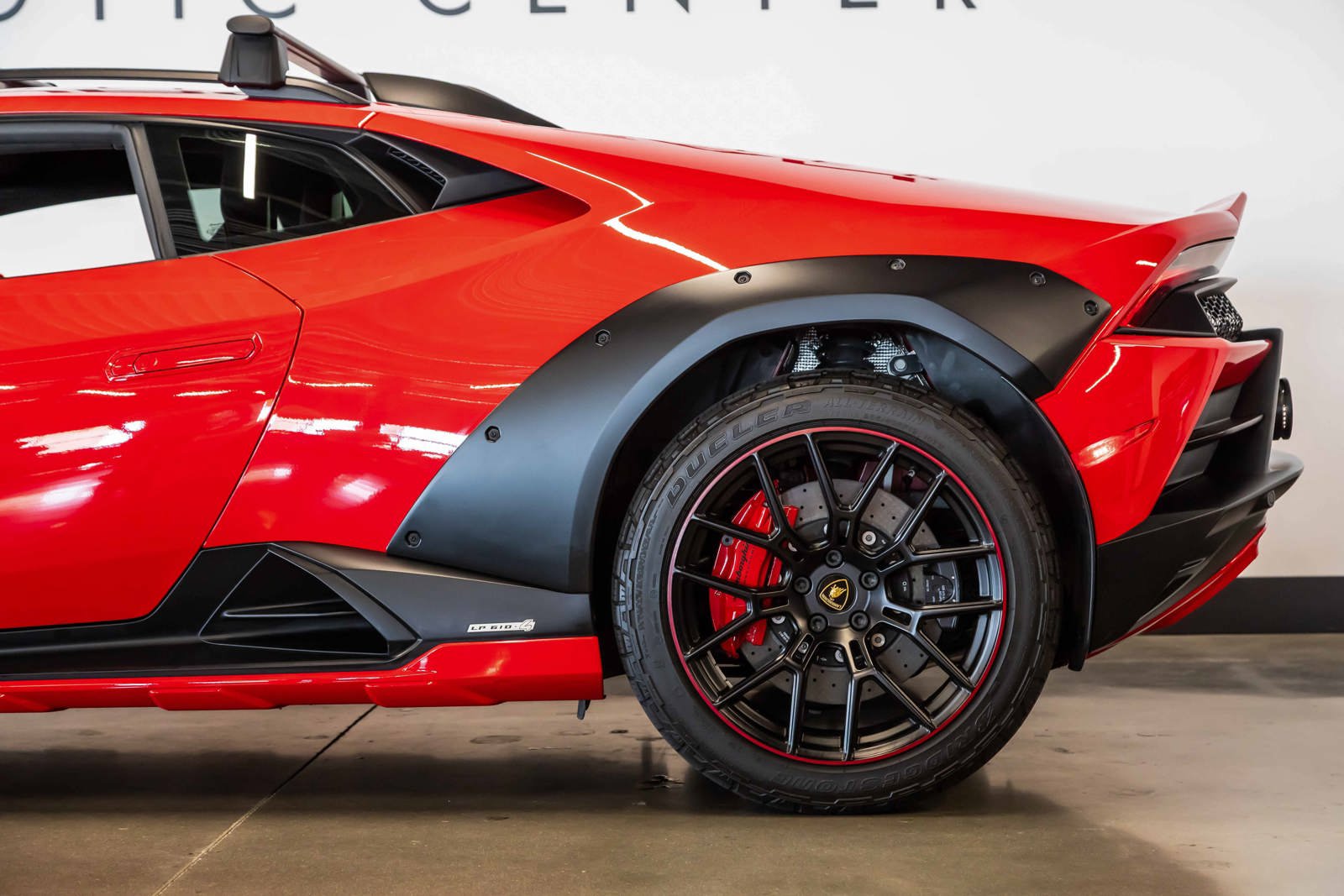 Used 2024 Lamborghini Huracan Sterrato AWD/4WD image 18