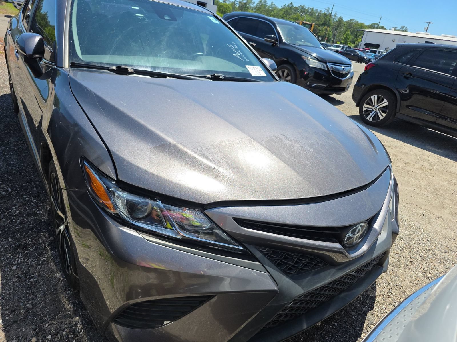 Used 2020 Toyota Camry SE FWD image 2