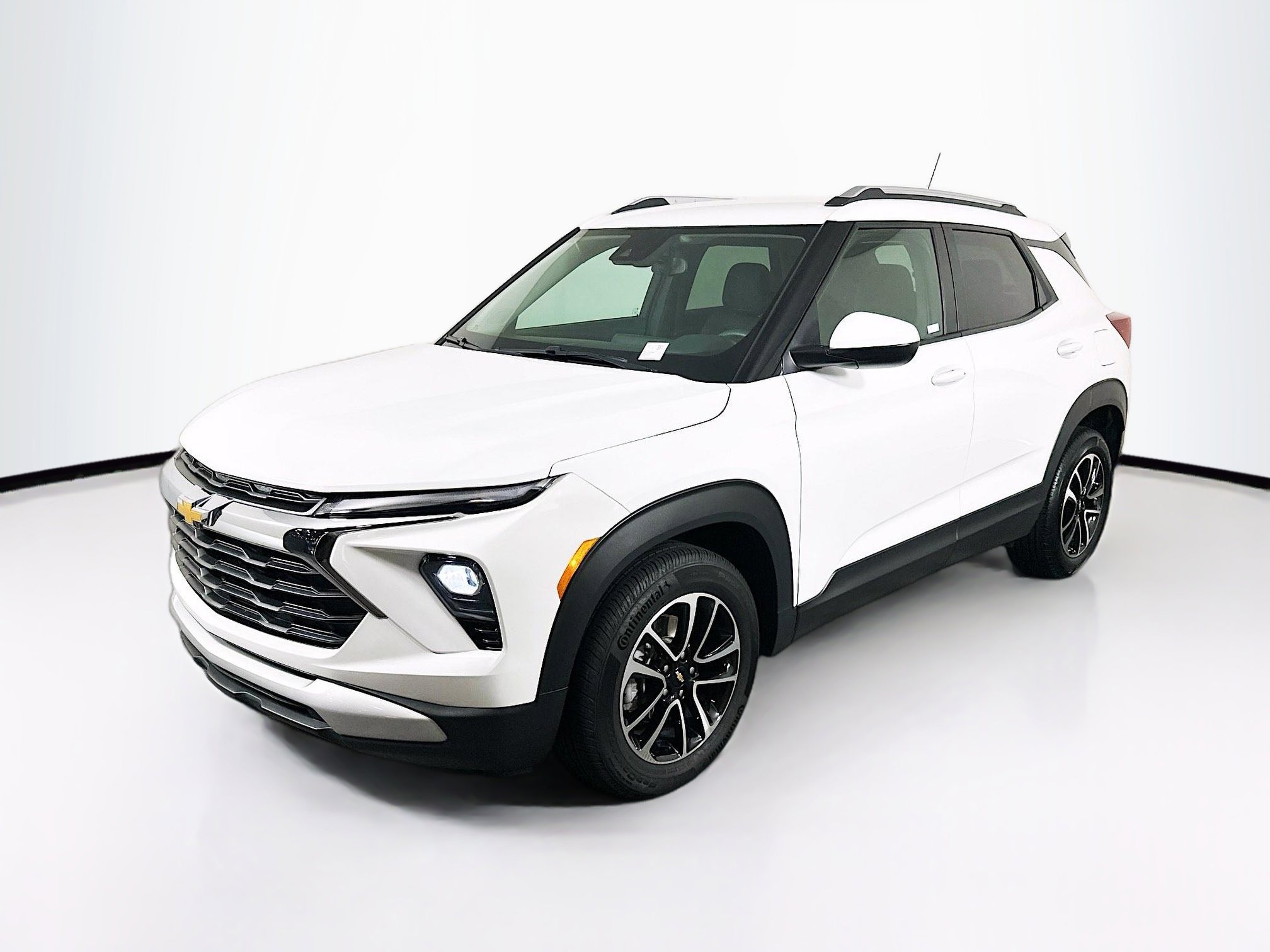 Used 2024 Chevrolet TrailBlazer LT image 3