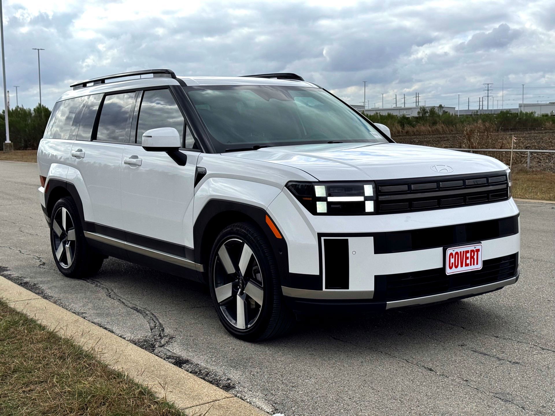 Used 2025 Hyundai Santa Fe Limited image 4