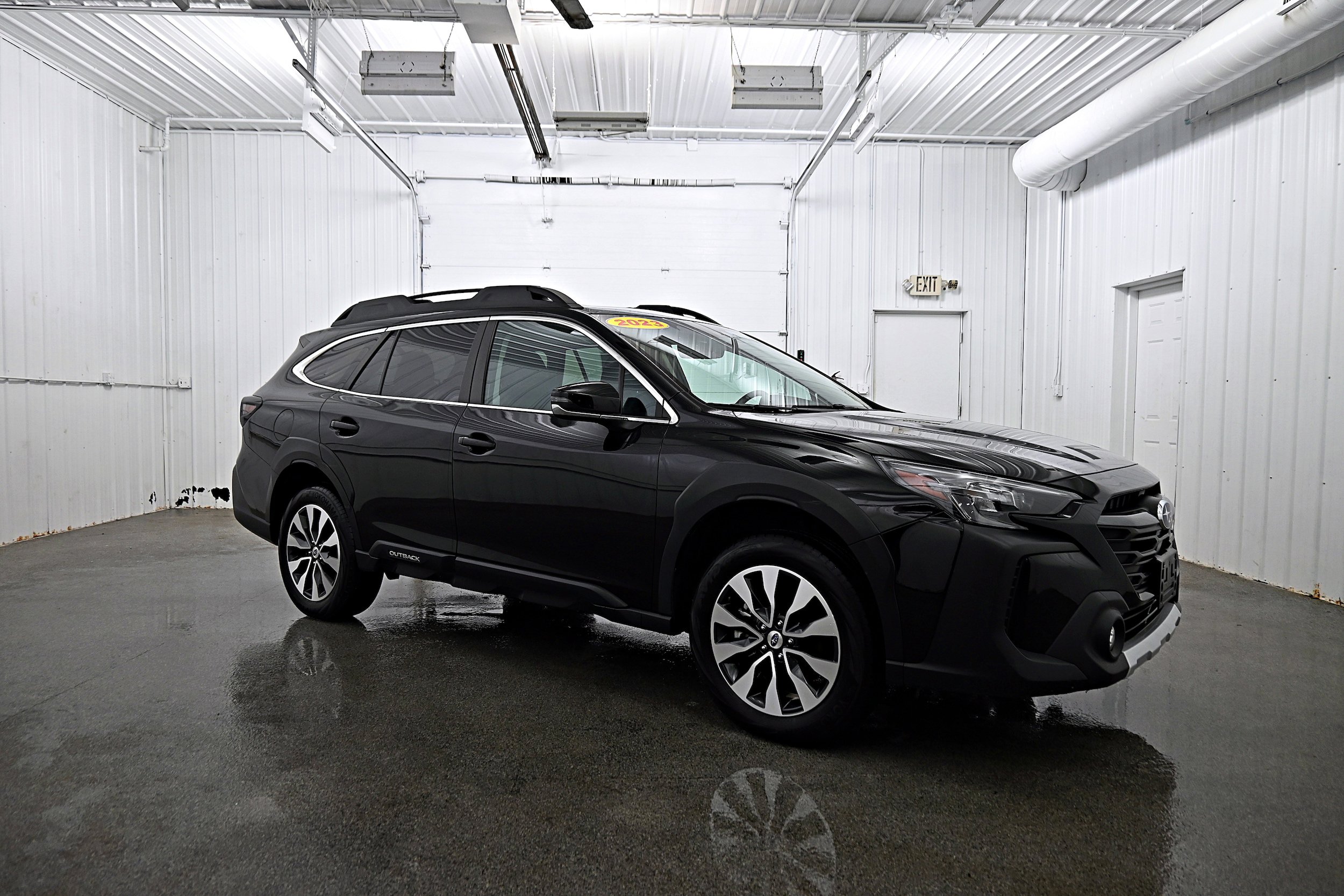Used 2023 Subaru Outback Limited AWD/4WD image 2